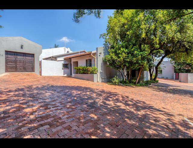 3 BEDROOM TOWNHOUSE SOLD IN BRYANSTON